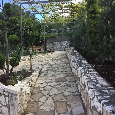 Ariadni Villa